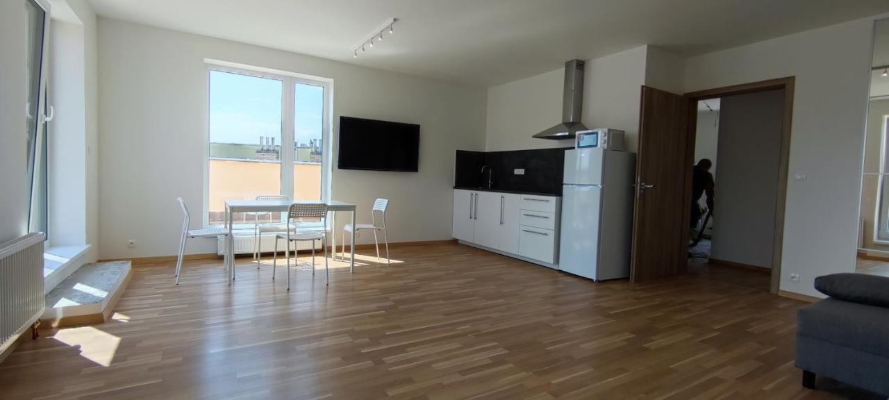 פראג Penthouse # 81 With Panoramic City View In Elite Rezidence With Free Parking מראה חיצוני תמונה
