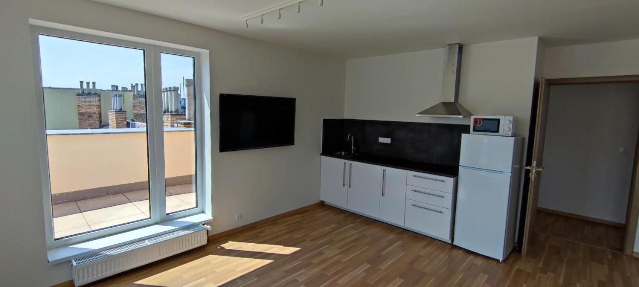 פראג Penthouse # 81 With Panoramic City View In Elite Rezidence With Free Parking מראה חיצוני תמונה