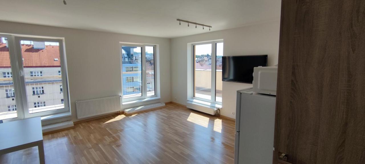 פראג Penthouse # 81 With Panoramic City View In Elite Rezidence With Free Parking מראה חיצוני תמונה