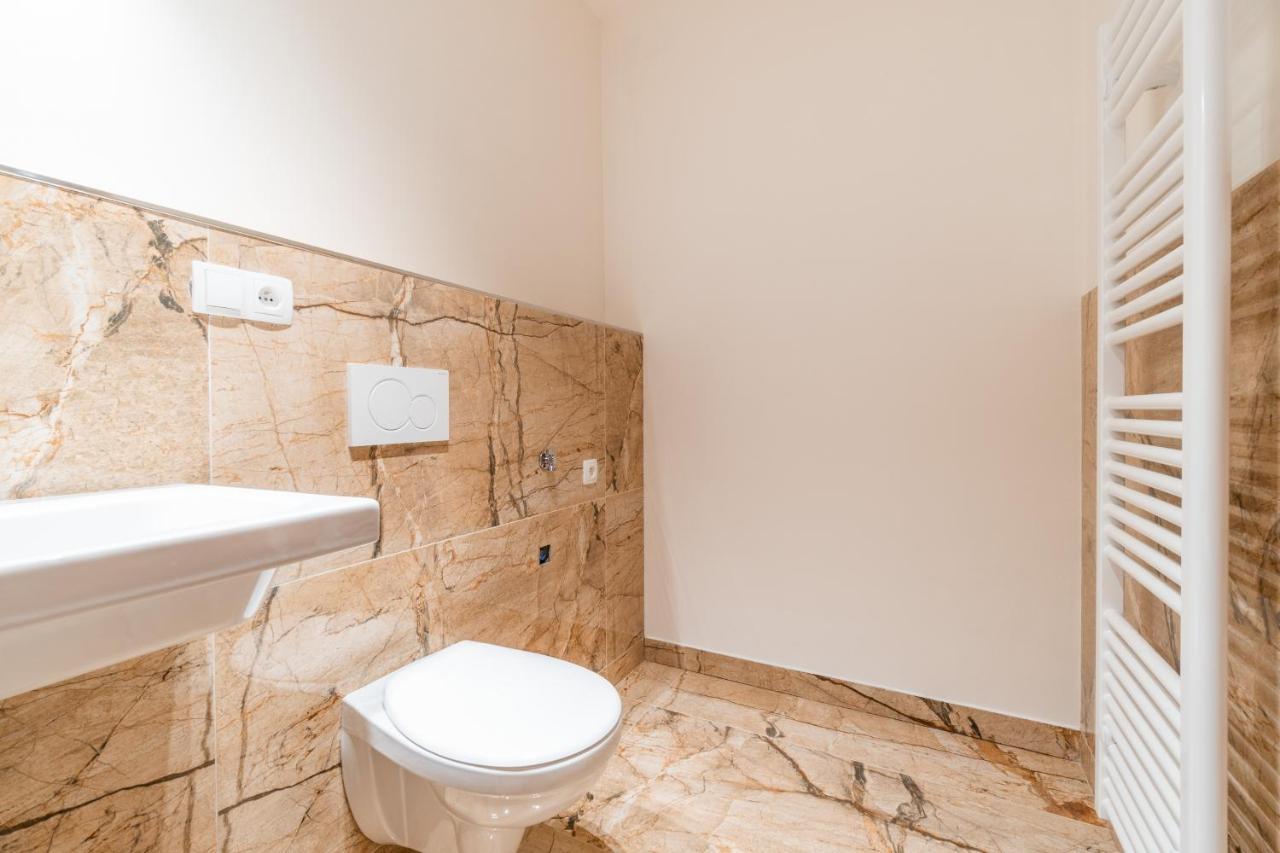 פראג Penthouse # 81 With Panoramic City View In Elite Rezidence With Free Parking מראה חיצוני תמונה